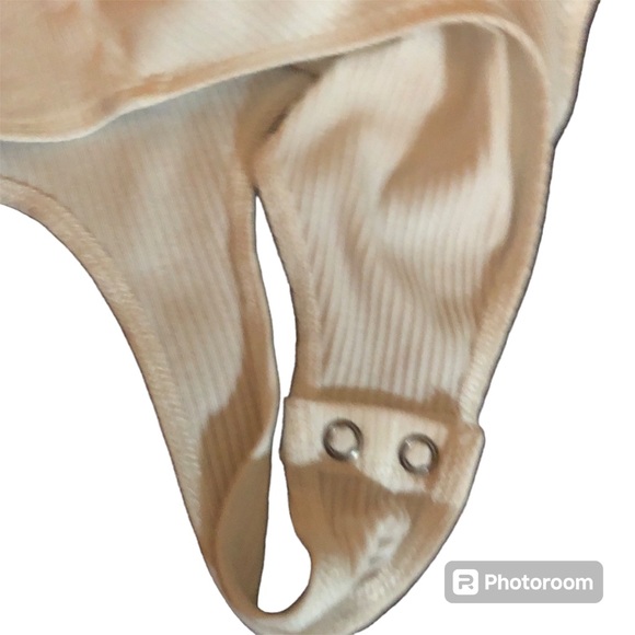 American Eagle white asymmetric one shoulder cutout ribbed body suit - Picture 2 of 4